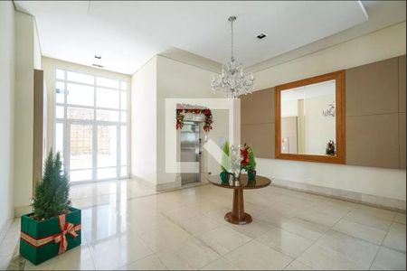 Apartamento à venda com 176m², 4 quartos e 3 vagas Apartamento à venda com 176m², 4 quartos e 3 vagasHall social