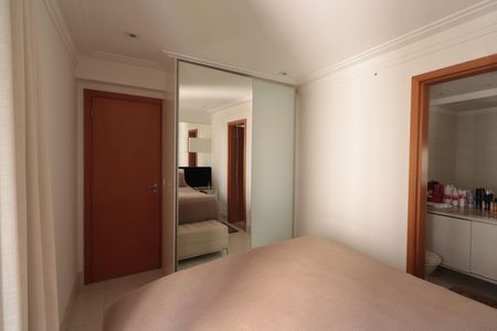 Apartamento à venda com 176m², 4 quartos e 3 vagasQuarto 3 - Suíte