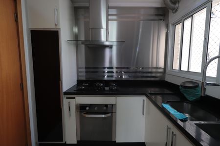 Apartamento à venda com 176m², 4 quartos e 3 vagasCozinha