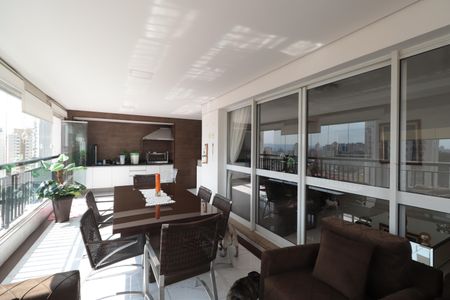 Apartamento à venda com 176m², 4 quartos e 3 vagasSacada