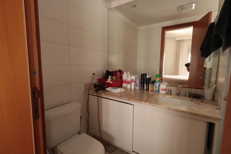 Apartamento à venda com 176m², 4 quartos e 3 vagasBanheiro da Suíte 3