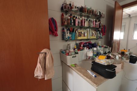 Apartamento à venda com 176m², 4 quartos e 3 vagasBanheiro da Suíte 1