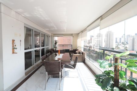 Apartamento à venda com 176m², 4 quartos e 3 vagasSacada