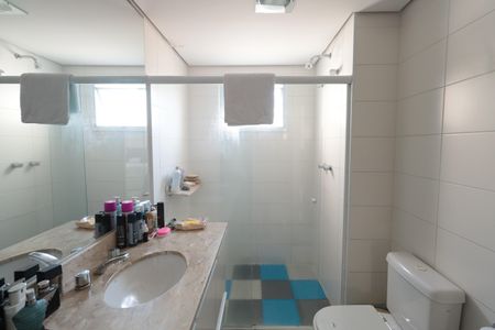 Apartamento à venda com 176m², 4 quartos e 3 vagasBanheiro da Suíte 2