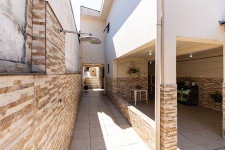 Casa à venda com 200m², 2 quartos e 2 vagas Casa à venda com 200m², 2 quartos e 2 vagasQuintal