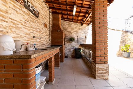Casa à venda com 200m², 2 quartos e 2 vagas Casa à venda com 200m², 2 quartos e 2 vagasChurrasqueira