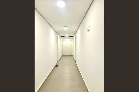 Apartamento à venda com 41m², 2 quartos e 1 vaga Apartamento à venda com 41m², 2 quartos e 1 vagaHall