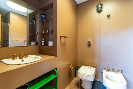 Casa à venda com 227m², 4 quartos e 2 vagas Casa à venda com 227m², 4 quartos e 2 vagasBanheiro da Suíte 3