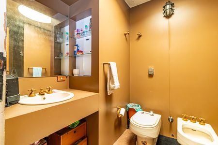Casa à venda com 227m², 4 quartos e 2 vagas Casa à venda com 227m², 4 quartos e 2 vagasBanheiro da Suíte 2