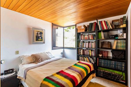 Casa à venda com 227m², 4 quartos e 2 vagas Casa à venda com 227m², 4 quartos e 2 vagasSuite 01