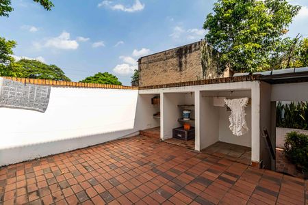 Casa à venda com 227m², 4 quartos e 2 vagas Casa à venda com 227m², 4 quartos e 2 vagasQuintal