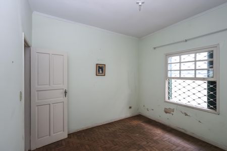Casa à venda com 215m², 4 quartos e 2 vagas Casa à venda com 215m², 4 quartos e 2 vagasQuarto 2