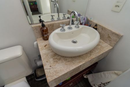 Apartamento à venda com 80m², 3 quartos e 2 vagasBanheiro da Suíte