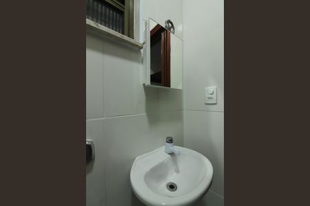 Casa à venda com 233m², 3 quartos e 3 vagasBanheiro de serviço