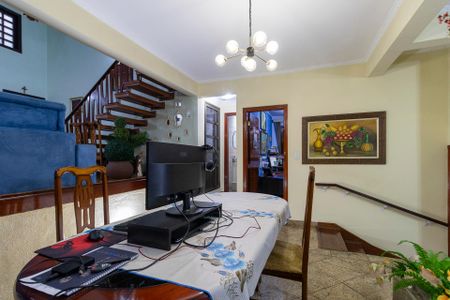 Casa à venda com 233m², 4 quartos e 3 vagasSala