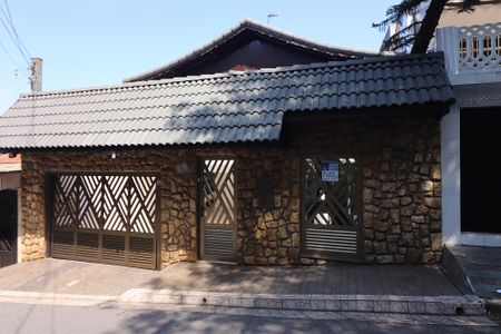 Casa à venda com 233m², 3 quartos e 3 vagasFachada 