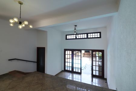 Casa à venda com 233m², 3 quartos e 3 vagasSala 2