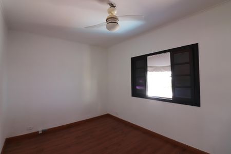 Casa à venda com 233m², 3 quartos e 3 vagasQuarto 2