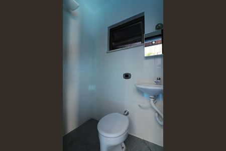 Casa à venda com 233m², 3 quartos e 3 vagasBanheiro de serviço