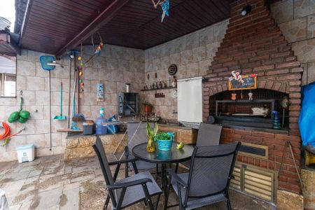 Casa à venda com 233m², 4 quartos e 3 vagasChurrasqueira