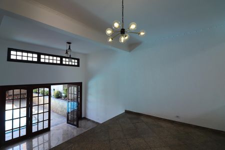 Casa à venda com 233m², 3 quartos e 3 vagasSala 2