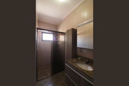 Casa à venda com 233m², 3 quartos e 3 vagasBanheiro Social