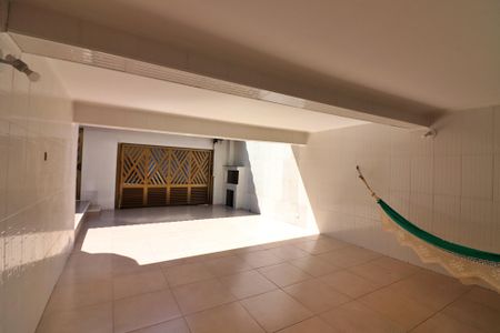 Casa à venda com 233m², 3 quartos e 3 vagasGaragem