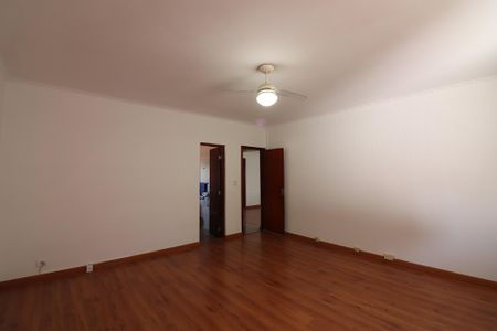 Casa à venda com 233m², 3 quartos e 3 vagasQuarto 1 - Suíte