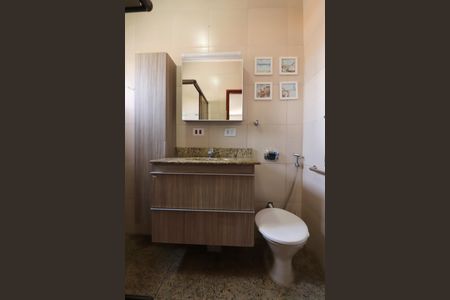 Casa à venda com 233m², 3 quartos e 3 vagasQuarto 1 - Suíte Banheiro 