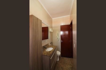 Casa à venda com 233m², 3 quartos e 3 vagasBanheiro Social