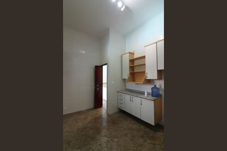 Casa à venda com 233m², 3 quartos e 3 vagasCozinha 