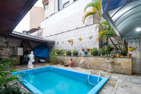 Casa à venda com 233m², 4 quartos e 3 vagasPiscina