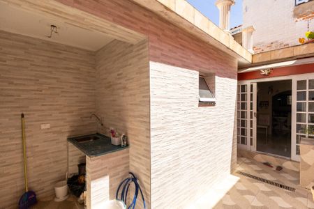 Casa à venda com 150m², 2 quartos e 1 vaga Casa à venda com 150m², 2 quartos e 1 vagaQuintal