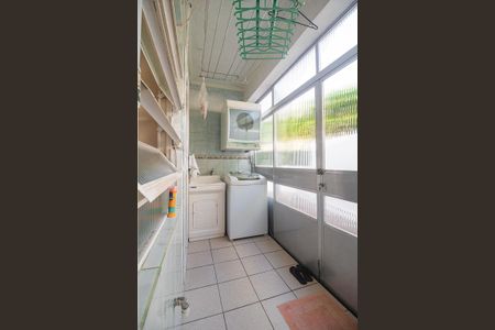 Casa de condomínio à venda com 198m², 3 quartos e 2 vagas Casa de condomínio à venda com 198m², 3 quartos e 2 vagasÁrea de serviço