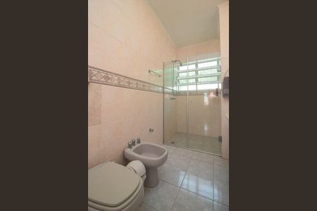 Casa de condomínio à venda com 198m², 3 quartos e 2 vagas Casa de condomínio à venda com 198m², 3 quartos e 2 vagasBanheiro