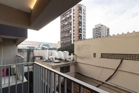 Studio à venda com 29m², 1 quarto e sem vaga Studio à venda com 29m², 1 quarto e sem vagaVaranda