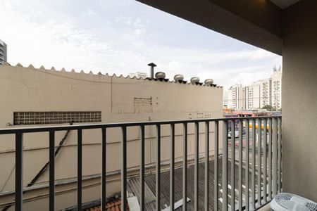 Studio à venda com 29m², 1 quarto e sem vaga Studio à venda com 29m², 1 quarto e sem vagaVaranda