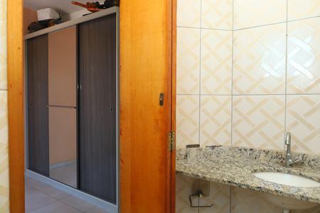 Casa à venda com 64m², 2 quartos e 1 vagaBanheiro 2 - Suíte 2