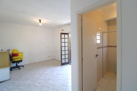 Casa de condomínio à venda com 180m², 3 quartos e 2 vagasSuíte