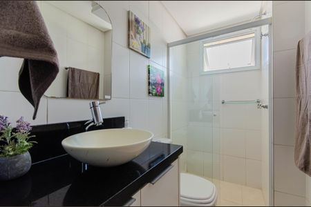 Apartamento à venda com 70m², 2 quartos e 2 vagasBanheiro Social