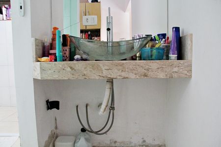 Casa à venda com 180m², 3 quartos e 2 vagasBanheiro da Suíte