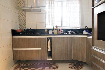 Casa à venda com 180m², 3 quartos e 2 vagasCozinha