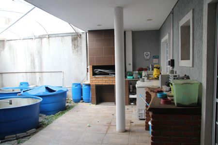 Casa à venda com 180m², 3 quartos e 2 vagasChurrasqueira