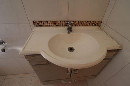 Casa à venda com 240m², 2 quartos e 3 vagasBanheiro de Serviço