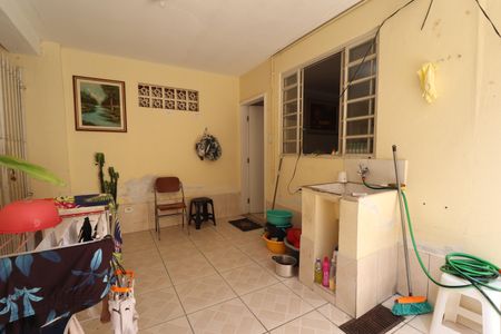 Casa à venda com 240m², 2 quartos e 3 vagasCasa 2 - Área de Serviço