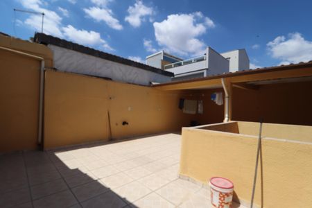 Casa à venda com 240m², 2 quartos e 3 vagasCasa 1 - Quintal