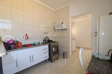Casa à venda com 240m², 2 quartos e 3 vagasCasa 1 - Cozinha