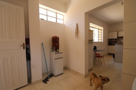 Casa à venda com 240m², 2 quartos e 3 vagasCasa 1 - Área de Serviço
