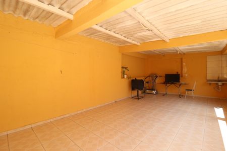 Casa à venda com 240m², 2 quartos e 3 vagasCasa 1 - Quintal