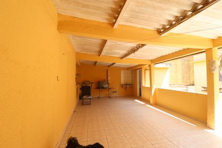 Casa à venda com 240m², 2 quartos e 3 vagasCasa 1 - Quintal